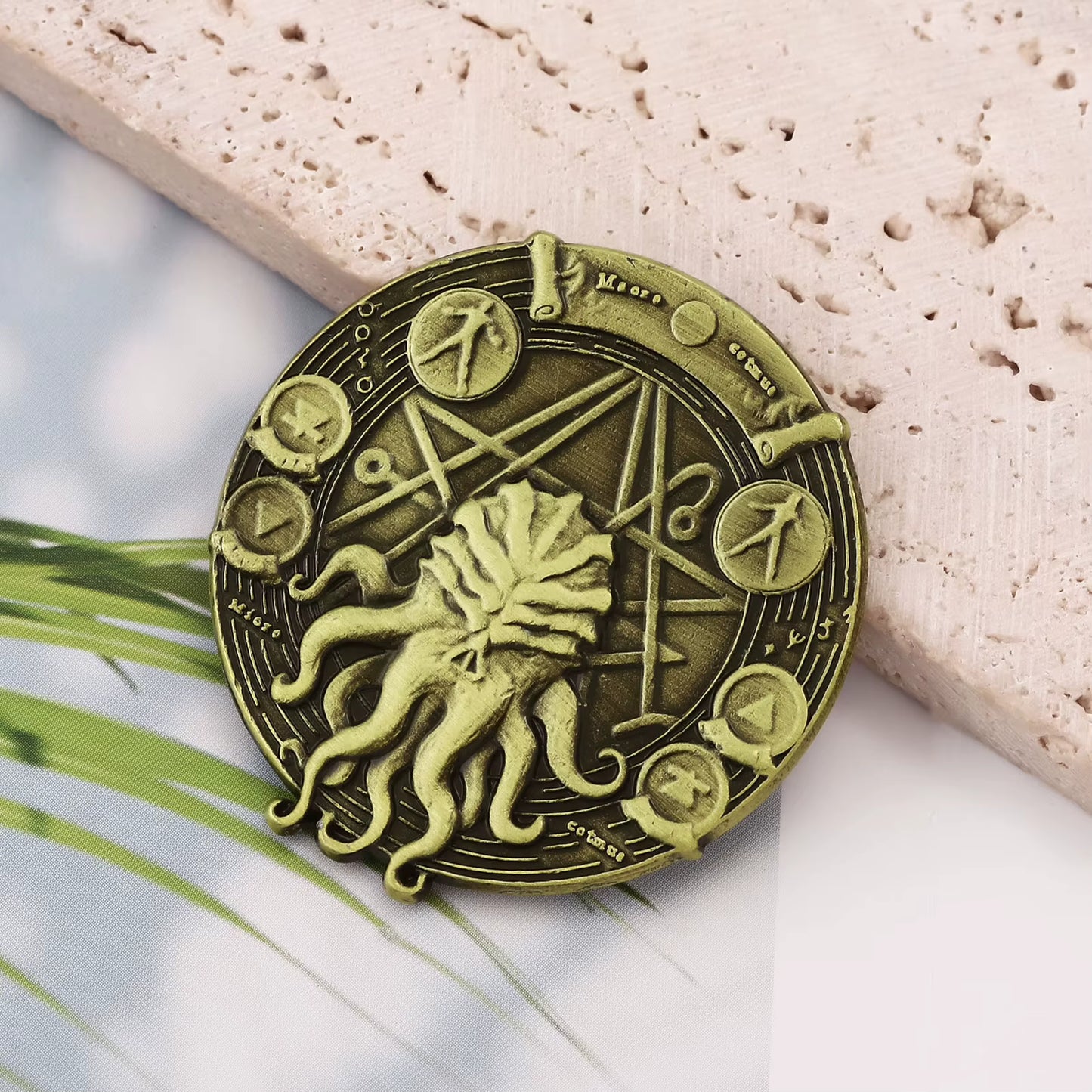 Cthulhu Pentagram Coin — HP Lovecraft Necronomicon Sigil